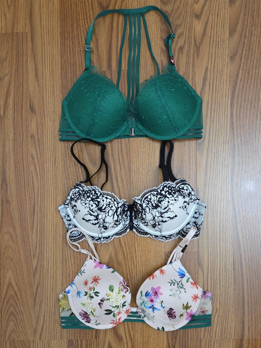 NEW 3 Victoria's Secret Very Sexy Push-Up Bra Bundle/ 32B
